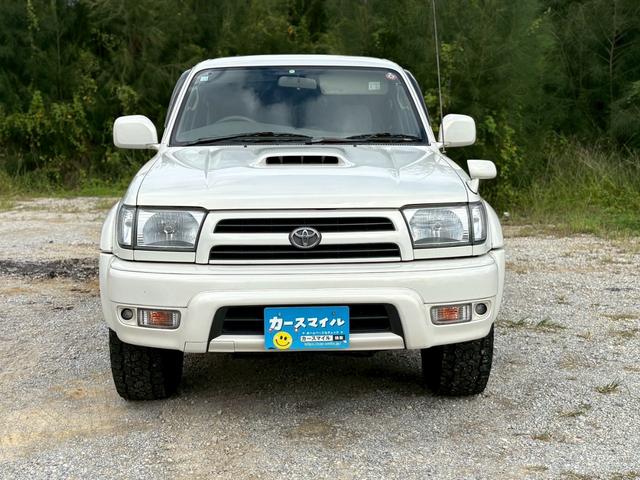 ハイラックスサーフ ＳＳＲ－Ｘ　プレミアムセレクション　☆ハーフレザーシート☆４ＷＤ☆１ＫＺターボエンジン☆社外ナビ☆　リアマウントスペアタイヤ☆　リアスポイラー☆　トレーラーヒッチマウント☆１６インチ純正ホイル（4枚目）