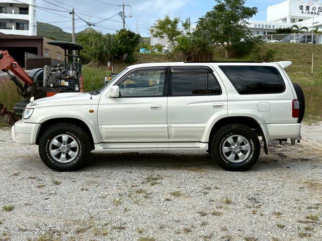 ハイラックスサーフ ＳＳＲ－Ｘ　プレミアムセレクション　☆ハーフレザーシート☆４ＷＤ☆１ＫＺターボエンジン☆社外ナビ☆　リアマウントスペアタイヤ☆　リアスポイラー☆　トレーラーヒッチマウント☆１６インチ純正ホイル（6枚目）