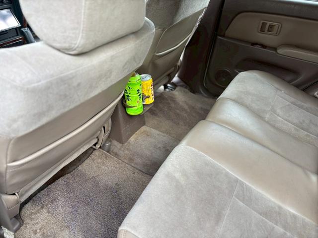 ハイラックスサーフ ＳＳＲ－Ｘ　プレミアムセレクション　☆ハーフレザーシート☆４ＷＤ☆１ＫＺターボエンジン☆社外ナビ☆　リアマウントスペアタイヤ☆　リアスポイラー☆　トレーラーヒッチマウント☆１６インチ純正ホイル（18枚目）