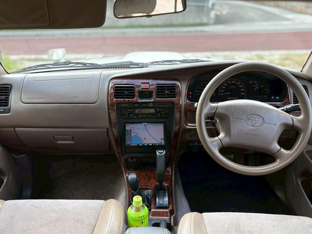 ハイラックスサーフ ＳＳＲ－Ｘ　プレミアムセレクション　☆ハーフレザーシート☆４ＷＤ☆１ＫＺターボエンジン☆社外ナビ☆　リアマウントスペアタイヤ☆　リアスポイラー☆　トレーラーヒッチマウント☆１６インチ純正ホイル（22枚目）