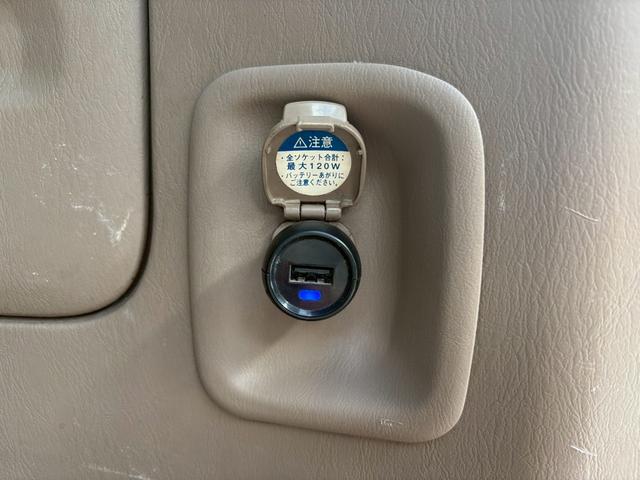 ハイラックスサーフ ＳＳＲ－Ｘ　プレミアムセレクション　☆ハーフレザーシート☆４ＷＤ☆１ＫＺターボエンジン☆社外ナビ☆　リアマウントスペアタイヤ☆　リアスポイラー☆　トレーラーヒッチマウント☆１６インチ純正ホイル（26枚目）