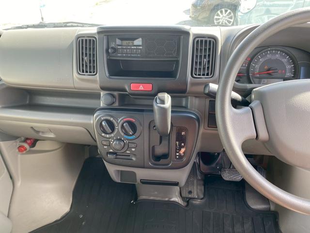 エマージェンシーブレーキ、踏み間違い、コーナーセンサーなど安全装備も充実してます♪