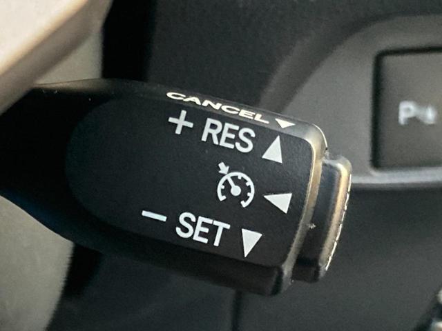 【パワーシート】スイッチ一つで簡単にシートの微調整が可能！電動だから力もいりません！快適なシートポジションにセットして、快適なドライブをお楽しみください。
