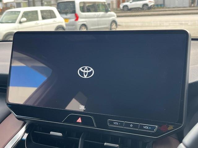 【メーカー純正ナビ】インテリアに溶け込むスタイリッシュな「専用設計」メーカーナビを装備♪視認性や操作性など基本性能にも優れ、より上質なカーライフをお楽しみいただけます。