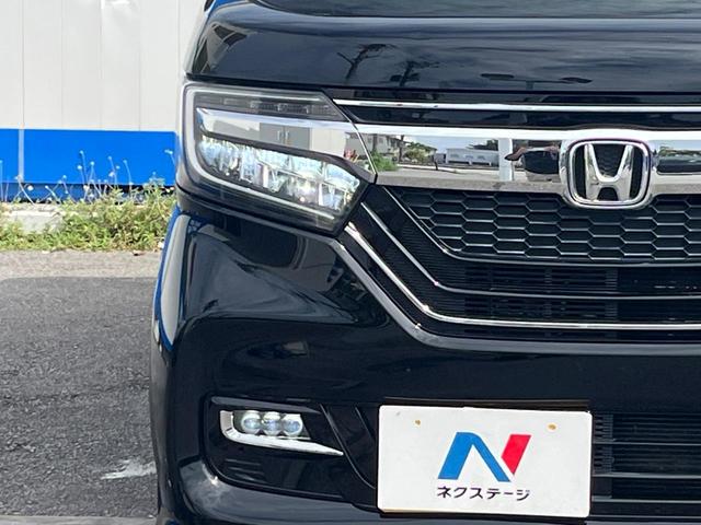 【シーケンシャルターンランプ付きLEDヘッドライト】人気の『流れるウィンカー』付きのLEDヘッドライトを装備♪高級感はもちろん、点灯時は存在感たっぷりで他車からも認識されやすく安心です。