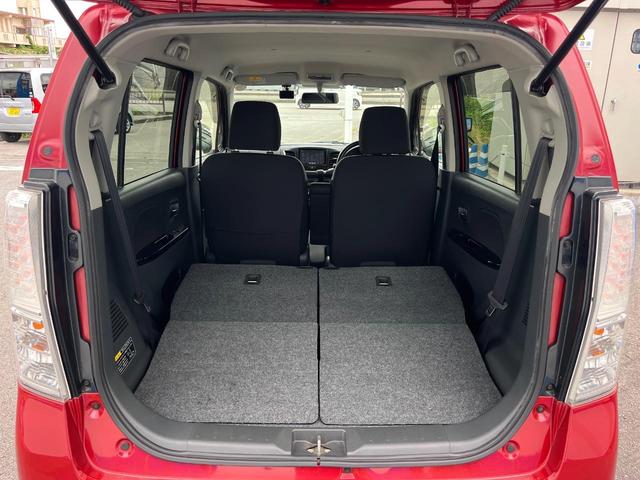 後席を格納すると、これだけの広さが!シーンに合わせたシートアレンジで、大きな荷物も積むことが出来ます♪