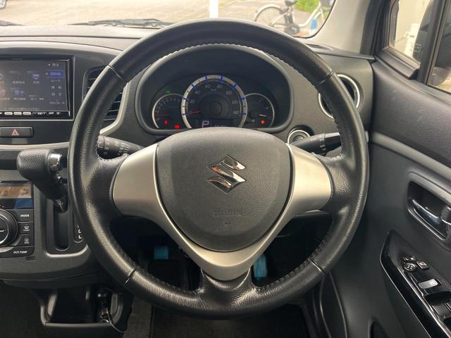 ステアリングも使用感が少なく、きれいな状態となっております♪