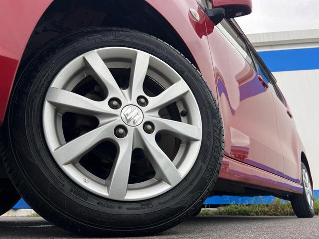 【純正アルミホイール】外観にマッチした純正アルミホイールを装着しております。各種社外アルミホイールや、スタッドレスタイヤも取扱いしております。是非ご相談ください♪