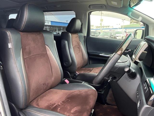 運転席シート廻りは使用感も少なく、良好な状態となっています。丁寧に使われていたことがよくわかりますね。