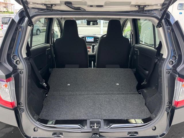 後席を格納すると、これだけの広さが!シーンに合わせたシートアレンジで、大きな荷物も積むことが出来ます♪