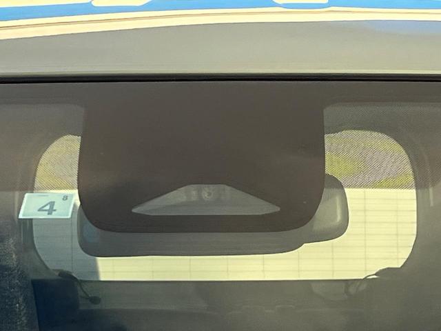 【プリクラッシュセーフティ】前方の車両等を検知し、衝突しそうな時は警報で注意を促し、ブレーキを踏む力をサポート。ブレーキを踏めなかった場合は衝突被害軽減ブレーキが作動、衝突回避をサポートします。