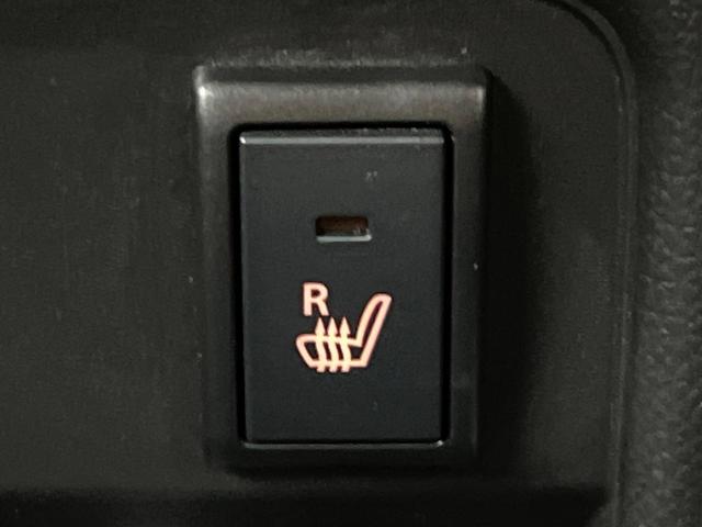 【シートヒーター】寒い日に重宝するシートヒーター!エアコンより早く温まってくれるので寒がりの人も安心ですね♪エアコンの温風は乾燥するから苦手、という方にもをおすすめです。