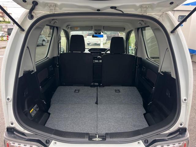 後席を格納すると、これだけの広さが!シーンに合わせたシートアレンジで、大きな荷物も積むことが出来ます♪