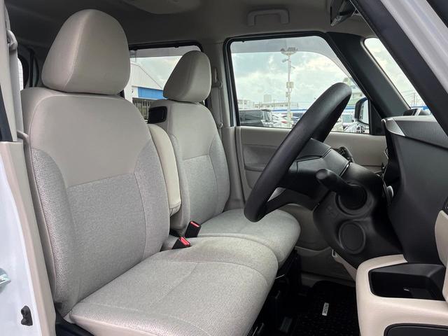 運転席シート廻りは使用感も少なく、良好な状態となっています。丁寧に使われていたことがよくわかりますね。