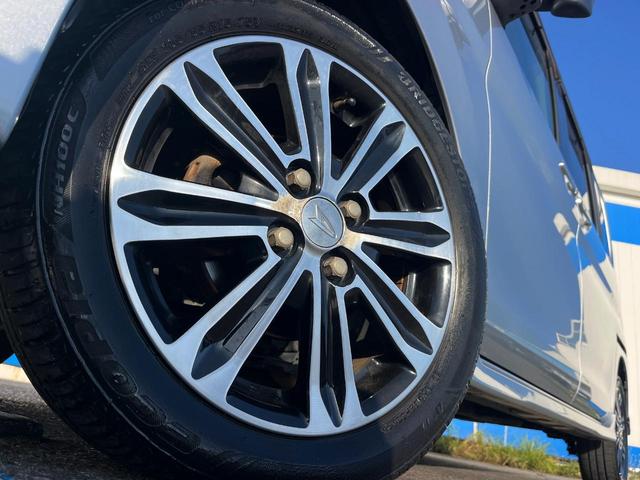 【純正１５インチアルミホイール】外観にマッチした純正アルミホイールを装着しております。各種社外アルミホイールや、スタッドレスタイヤも取扱いしております。是非ご相談ください♪