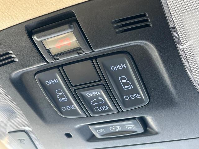 【両側パワースライドドア】スマートキーや運転席のスイッチで後席両側スライドドアの開閉が可能♪電動だから力を入れてドアを開ける必要が無く、小さなお子様でも簡単に開け閉めでき快適です♪