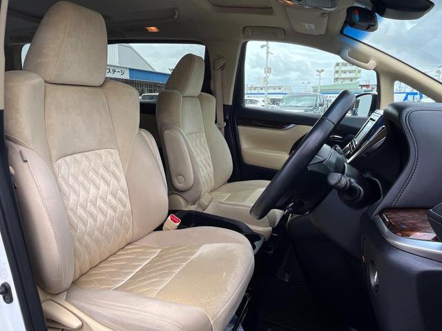 運転席シート廻りは使用感も少なく、良好な状態となっています。丁寧に使われていたことがよくわかりますね。