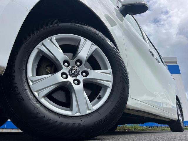 【純正アルミホイール】外観にマッチした純正アルミホイールを装着しております。各種社外アルミホイールや、スタッドレスタイヤも取扱いしております。是非ご相談ください♪