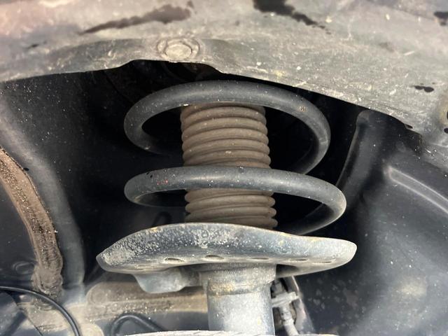 ジューク 16GT タイプV 1年保証付 純正SDナビ バックカメラ 禁煙車 スマートキー HIDヘッド ETC オートライト オートエアコン 純正17インチアルミ Bluetooth CD DVD再生 フルセグ(20枚目)