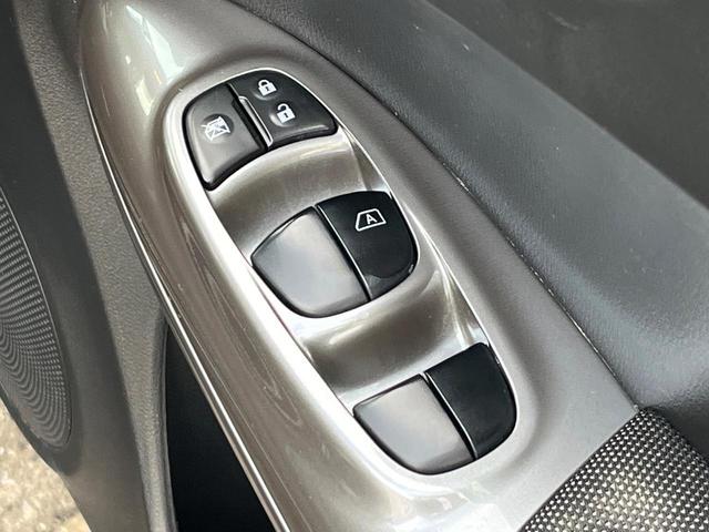 ジューク 16GT タイプV 1年保証付 純正SDナビ バックカメラ 禁煙車 スマートキー HIDヘッド ETC オートライト オートエアコン 純正17インチアルミ Bluetooth CD DVD再生 フルセグ(39枚目)