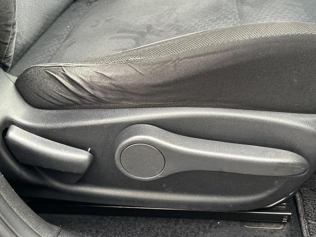 ジューク 16GT タイプV 1年保証付 純正SDナビ バックカメラ 禁煙車 スマートキー HIDヘッド ETC オートライト オートエアコン 純正17インチアルミ Bluetooth CD DVD再生 フルセグ(40枚目)