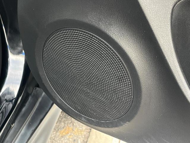 ジューク 16GT タイプV 1年保証付 純正SDナビ バックカメラ 禁煙車 スマートキー HIDヘッド ETC オートライト オートエアコン 純正17インチアルミ Bluetooth CD DVD再生 フルセグ(41枚目)