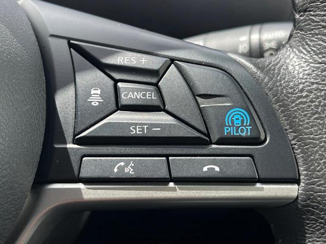 【プロパイロット】高速道路での長距離走行が楽に!!渋滞時と巡回走行のシーンで、アクセル・ブレーキ・ステアリングを自動で制御し、長距離運転の負担を軽減してくれます♪