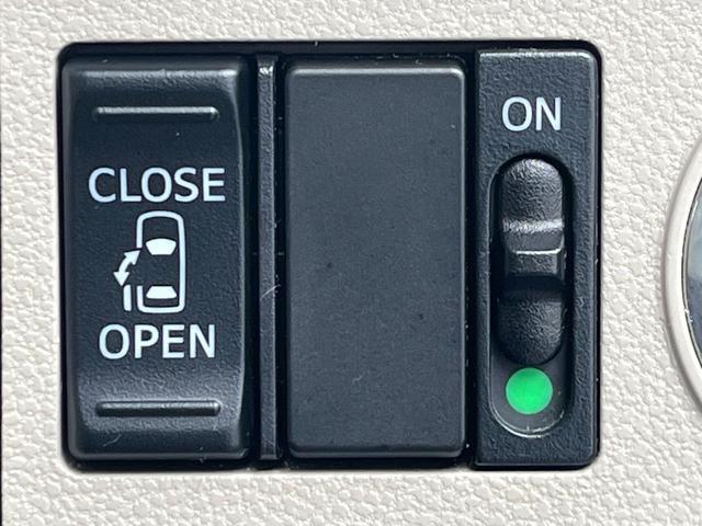 【パワースライドドア】スマートキーや運転席のスイッチでスライドドアの開閉が可能♪電動だから力を入れてドアを開ける必要が無く、小さいお子様でも、重い荷物を持っている時もラクに開け閉めできます♪