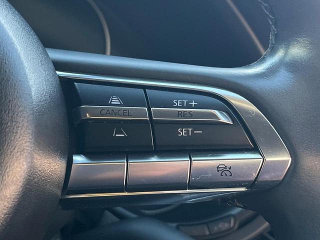 【マツダ・レーダークルーズコントロール】高速道路での長距離走行が楽に！自動で速度を保つクルーズコントロールが、衝突軽減システムと連携し、前方の車両を感知して車間を保つように速度調節してくれます！！