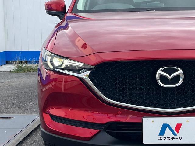 【ＬＥＤヘッドライト】悪天候や夜間走行時も良好な視界を確保し安心して運転できる高輝度ＬＥＤヘッドライトを装備！点灯速度が早く、消費電力も抑えられています。