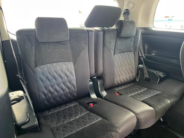 ３列目シートはもちろん状態良好☆大人でもゆったりと座って頂けますので、大人数でのお出かけもラクラクです♪ご家族で、気の知れた仲間で、ドライブに行くのが楽しみですね♪