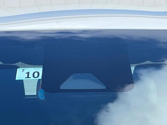 【トヨタセーフティセンス】走行中に前方の車両等を認識し、衝突しそうな時は警報とブレーキで衝突回避と被害軽減をアシスト。より安全にドライブをお楽しみいただけます。