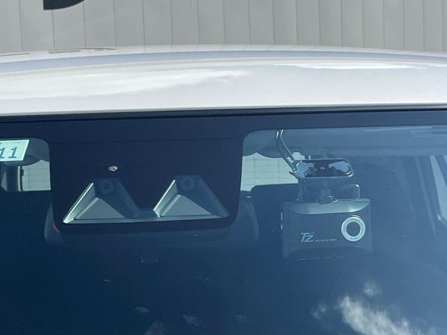 【ドライブレコーダー】安心・安全なカーライフに必須のドライブレコーダーを装備！走行中はもちろん、あおり運転や事故に遭遇した際の状況も映像で記録し、万一のリスクに備えます。