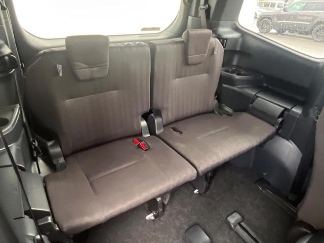 ３列目シートはもちろん状態良好☆大人でもゆったりと座って頂けますので、大人数でのお出かけもラクラクです♪ご家族で、気の知れた仲間で、ドライブに行くのが楽しみですね♪
