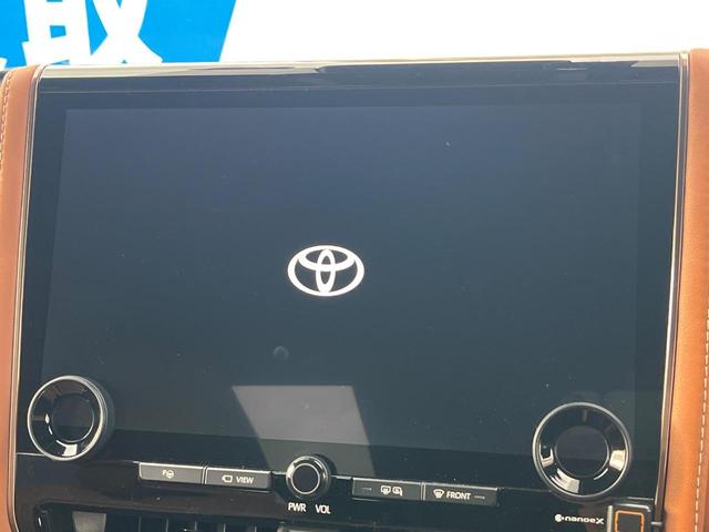 ｖ【メーカー純正ナビ】インテリアに溶け込むスタイリッシュな「専用設計」メーカーナビを装備♪視認性や操作性など基本性能にも優れ、より上質なカーライフをお楽しみいただけます。