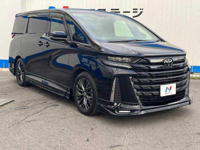 高透明度のガラス皮膜で撥水はもちろん、上質なツヤ・光沢を実現。紫外線や酸性雨から大切な愛車を保護し、色あせ・劣化を防止。「弾スプラッシュコート」、「弾プリミッサコート」からお選びいただけます。