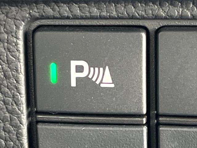 【コーナーセンサー】バンパーに付いたセンサーが障害物を検知！一定の距離に近づくとアラートで教えてくれます♪狭い駐車スペースや車庫入れ時も安心ですね☆