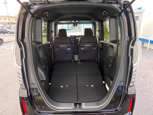 積み下ろしのしやすいデッキにはたっぷりと荷物を積み込んでいただけます。遊びから仕事まで、様々なシーンで頼れます♪