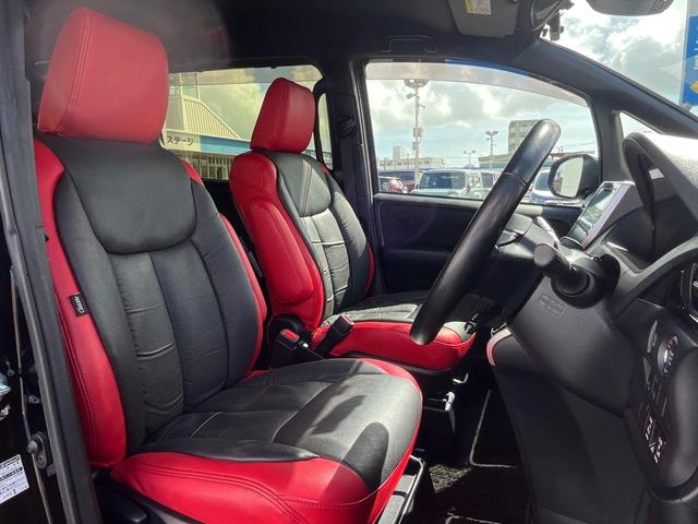 運転席シート廻りは使用感も少なく、良好な状態となっています。丁寧に使われていたことがよくわかりますね。