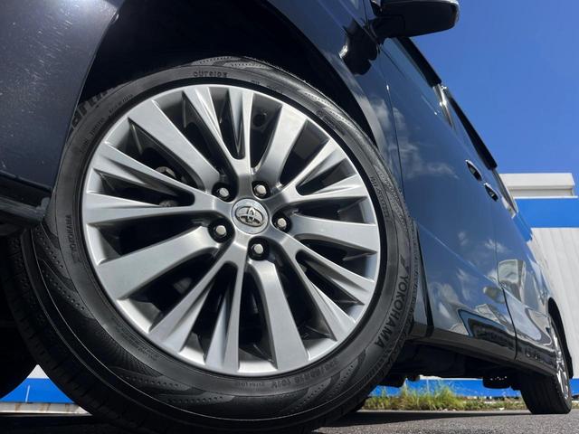 【純正アルミホイール】外観にマッチした純正アルミホイールを装着しております。各種社外アルミホイールや、スタッドレスタイヤも取扱いしております。是非ご相談ください♪