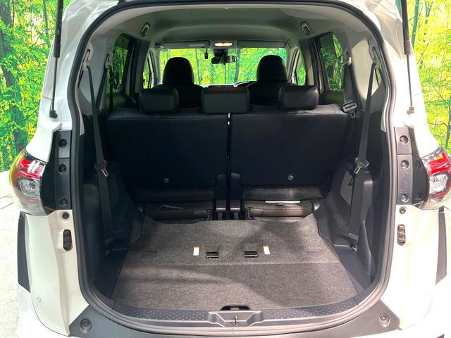 普段のお買い物や通勤、送迎等に十分な荷室スペースを確保しております。セカンドシートを倒すと、大きな荷物の積載も可能です♪
