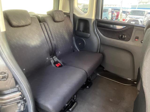 後部座席も気になるようなキズ・汚れやへたり等、大きなダメージはなく、良好な状態です。