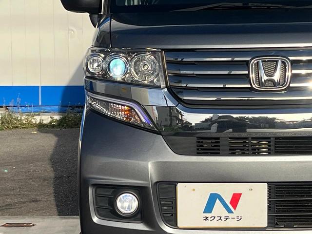 【ＨＩＤヘッドライト】非常に明るく前方を照らしてくれるので、悪天候や夜間の走行時も視界良好で安心してお乗りいただけます。