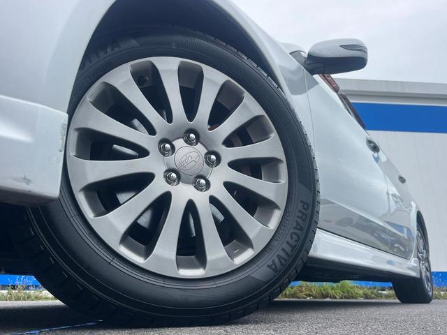 【純正１６インチアルミホイール】外観にマッチした純正アルミホイールを装着しております。各種社外アルミホイールや、スタッドレスタイヤも取扱いしております。是非ご相談ください♪