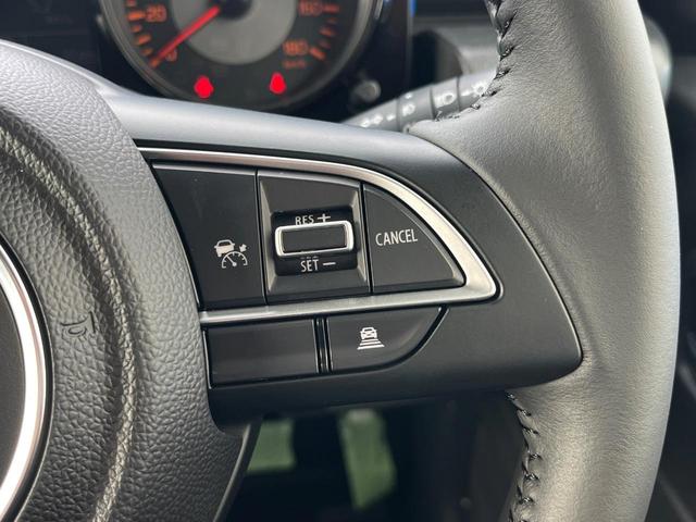 【アダプティブクルーズコントロール】高速道路での長距離走行が楽に！！自動で速度を保つクルーズコントロールが、衝突軽減システムと連携し、前方の車両を感知して車間を保つように速度調節してくれます！！