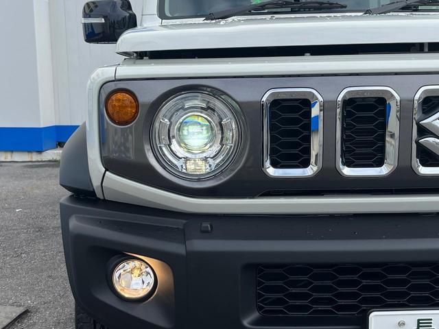 【ＬＥＤヘッドライト】悪天候や夜間走行時も良好な視界を確保し安心して運転できる高輝度ＬＥＤヘッドライトを装備！点灯速度が早く、消費電力も抑えられています。