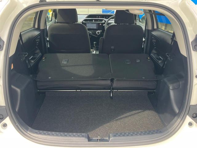 後席を格納すると、これだけの広さが！シーンに合わせたシートアレンジで、大きな荷物も積むことが出来ます♪