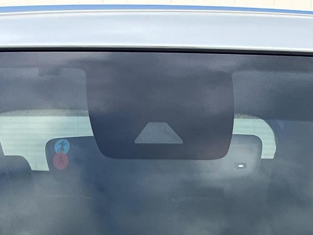 【トヨタセーフティセンス】走行中に前方の車両等を認識し、衝突しそうな時は警報とブレーキで衝突回避と被害軽減をアシスト。より安全にドライブをお楽しみいただけます。