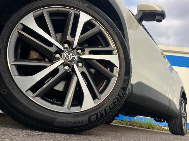 【純正アルミホイール】外観にマッチした純正アルミホイールを装着しております。各種社外アルミホイールや、スタッドレスタイヤも取扱いしております。是非ご相談ください♪