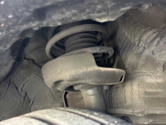 お車を安心してお乗りいただく為には、足回りの定期点検が欠かせません。サービスサポート（有償保証）では無料点検もご提供しており、安心のカーライフをお過ごしいただけるサポート体制が整っています。